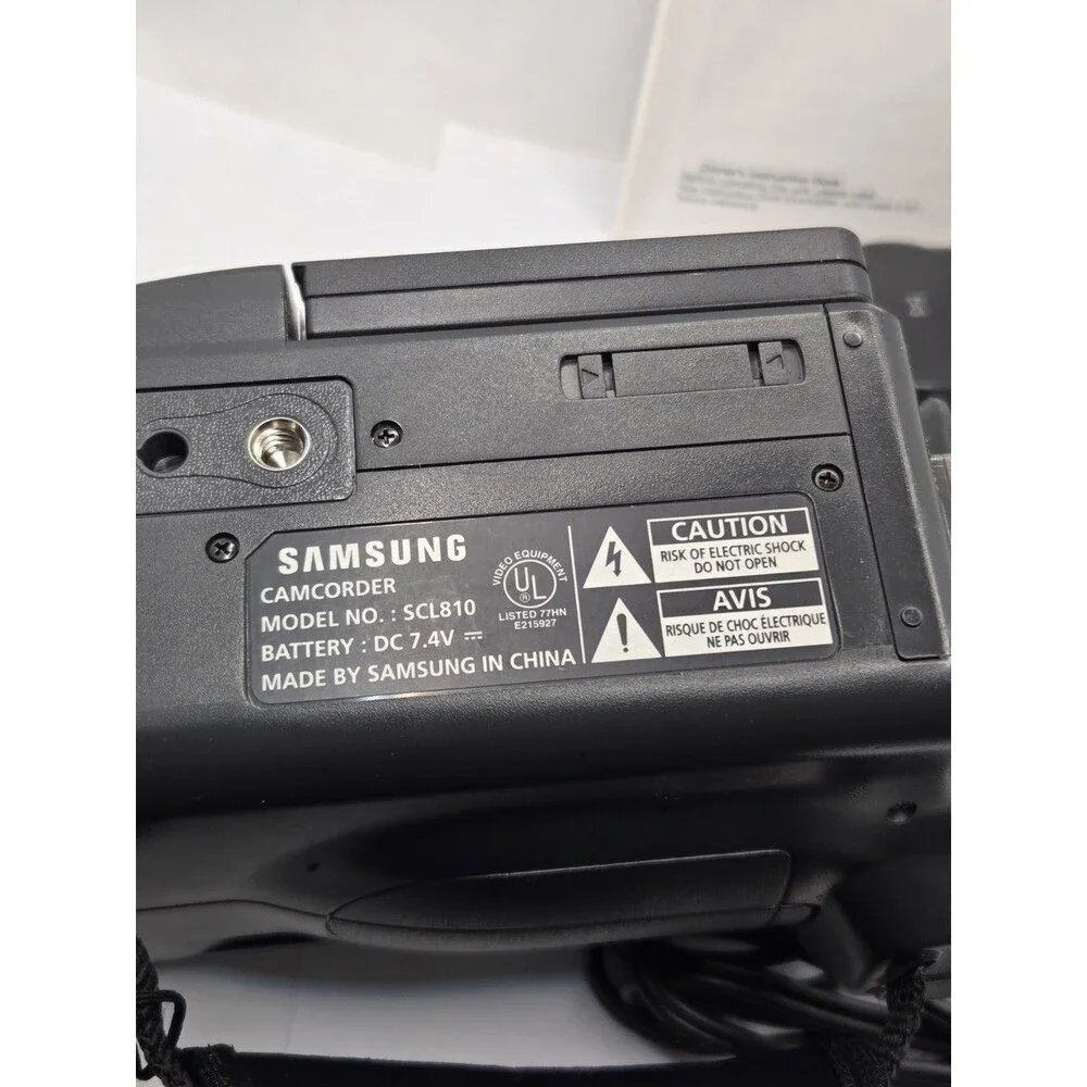 Samsung SCL810 Hi8 8MM Camcorder - Tested and Working + Tapes & Camera Bag